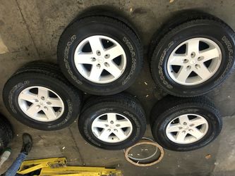 Stock 17 inch Jeep Wheel With Tires 5 wheels with goodyear tires