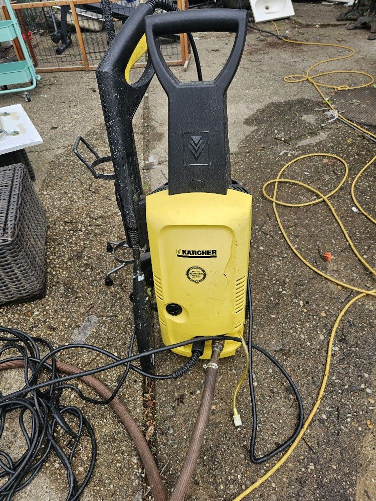 Price Is Firm.. 1800 PSI Electric Power Washer