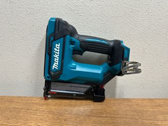 Makita XTP02Z 18V LXT Lithium-Ion Cordless 1-3/8" Pin Nailer, 23 Gauge, Tool Only