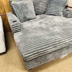 Stunning Stylish Chaise Lounger!