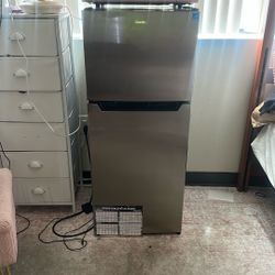 Danby Medium Sizes Mini Fridge!