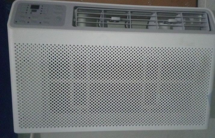 Window AC In Box