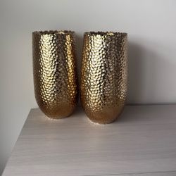 2 Gold Vases