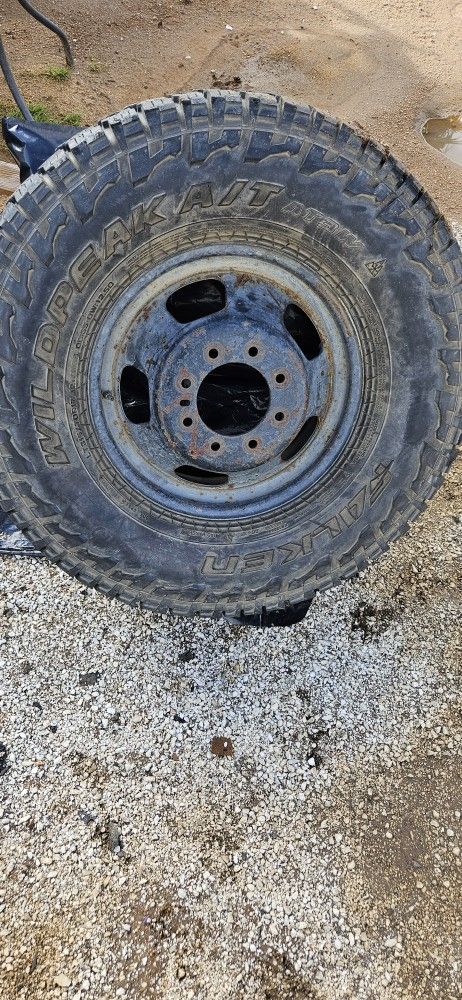 Dodge Ram 3500 Dually Spare Tire