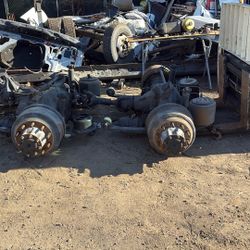 2023 Freightliner Cascadia Axels 