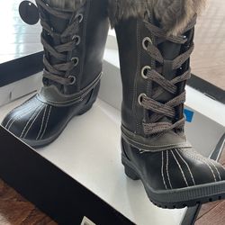 Brand New!! Still In The Box!! London Fog Boots 7M Size
