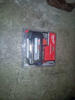 18 volts 6AH Milwaukee new battery for sale new on the box