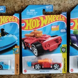 HOTWHEELS Eclectic Collection Toy Vehicle Bundle 