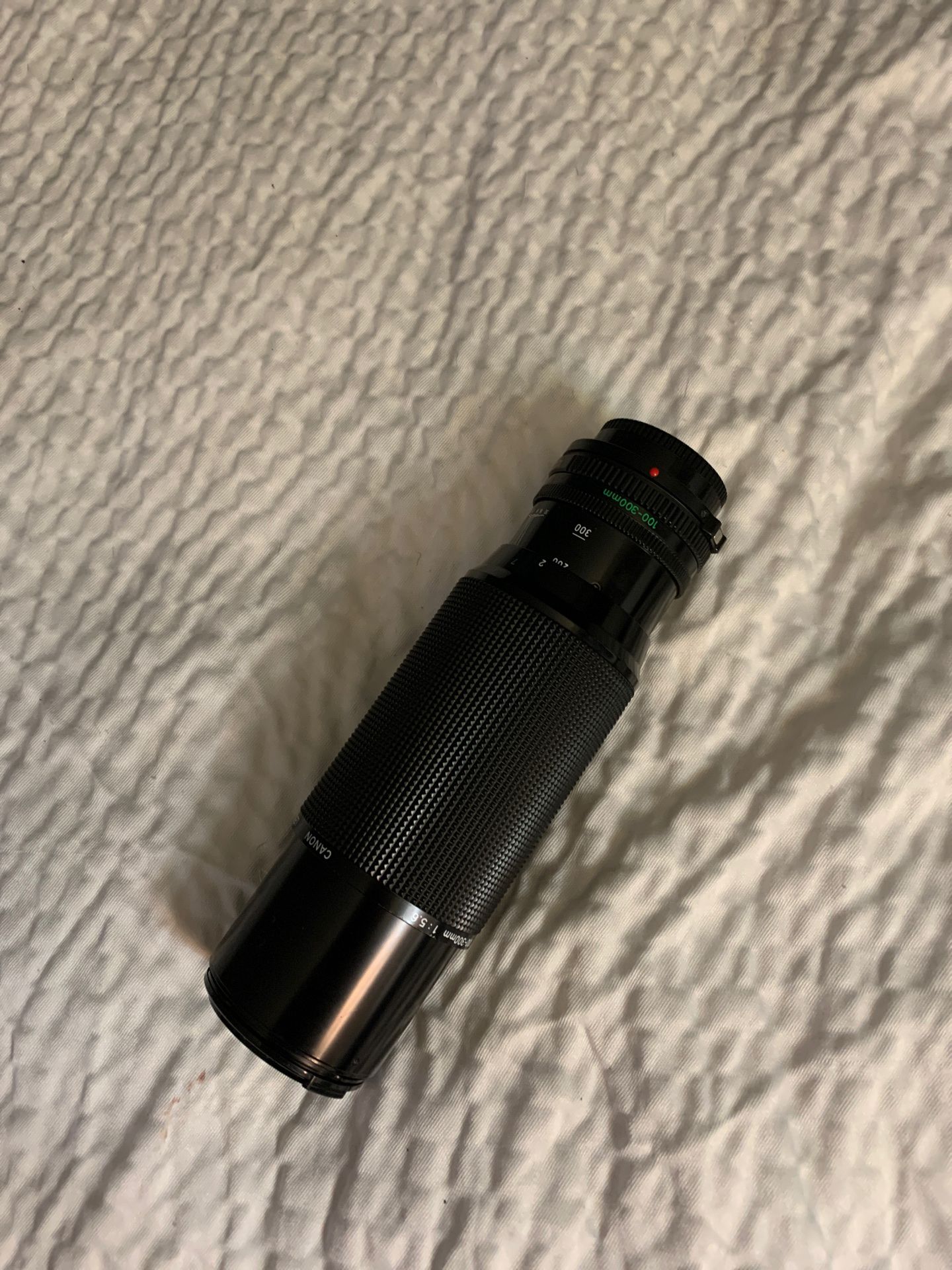 Canon zoom lens 100-300mm