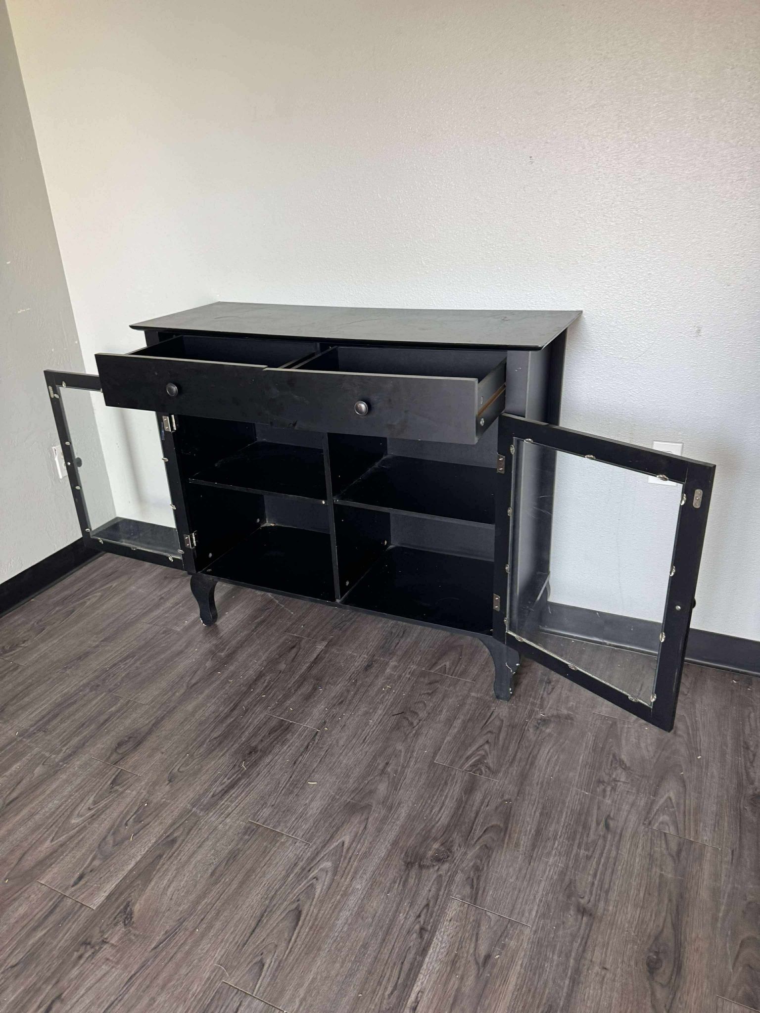 Black Wood Bugget