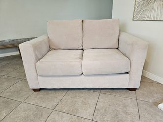 Sofa & Love seat:
Cream/ivory microfiber suede. Great condition