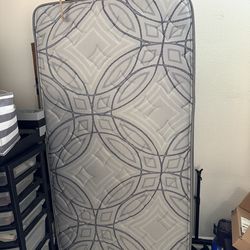 Twin mattress