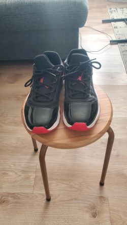 Size 9.5- Air Jordan 11 CMFT Low Bred