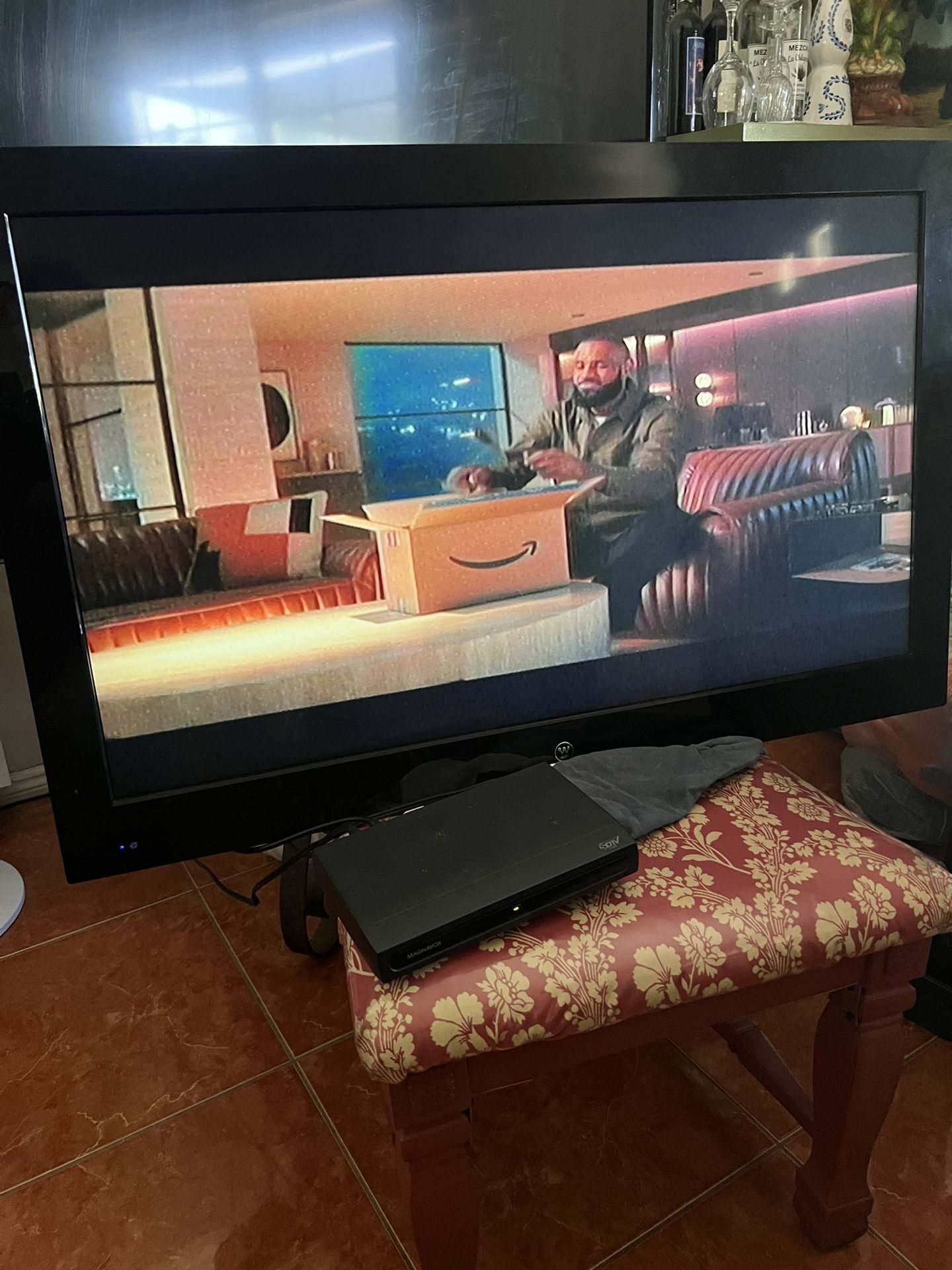 Westinghouse 40- in LCD-HDTV - NOT A SMART TV With remote control In excellent condition. Azusa x