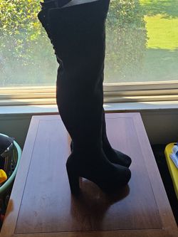 Thigh high heels Size 8 Only worn once!
