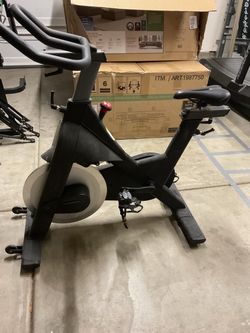 Black Indoor Cycling Spin Bike