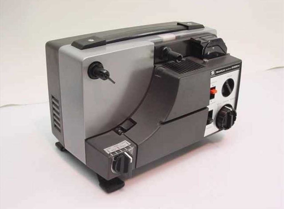 Sankyo Dualux-2000 H Dual Film Projector 8MM and Super 8