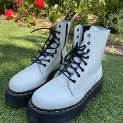 Dr. Marten DOCS Women Platform Boots