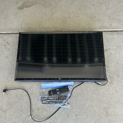 32” LG TV