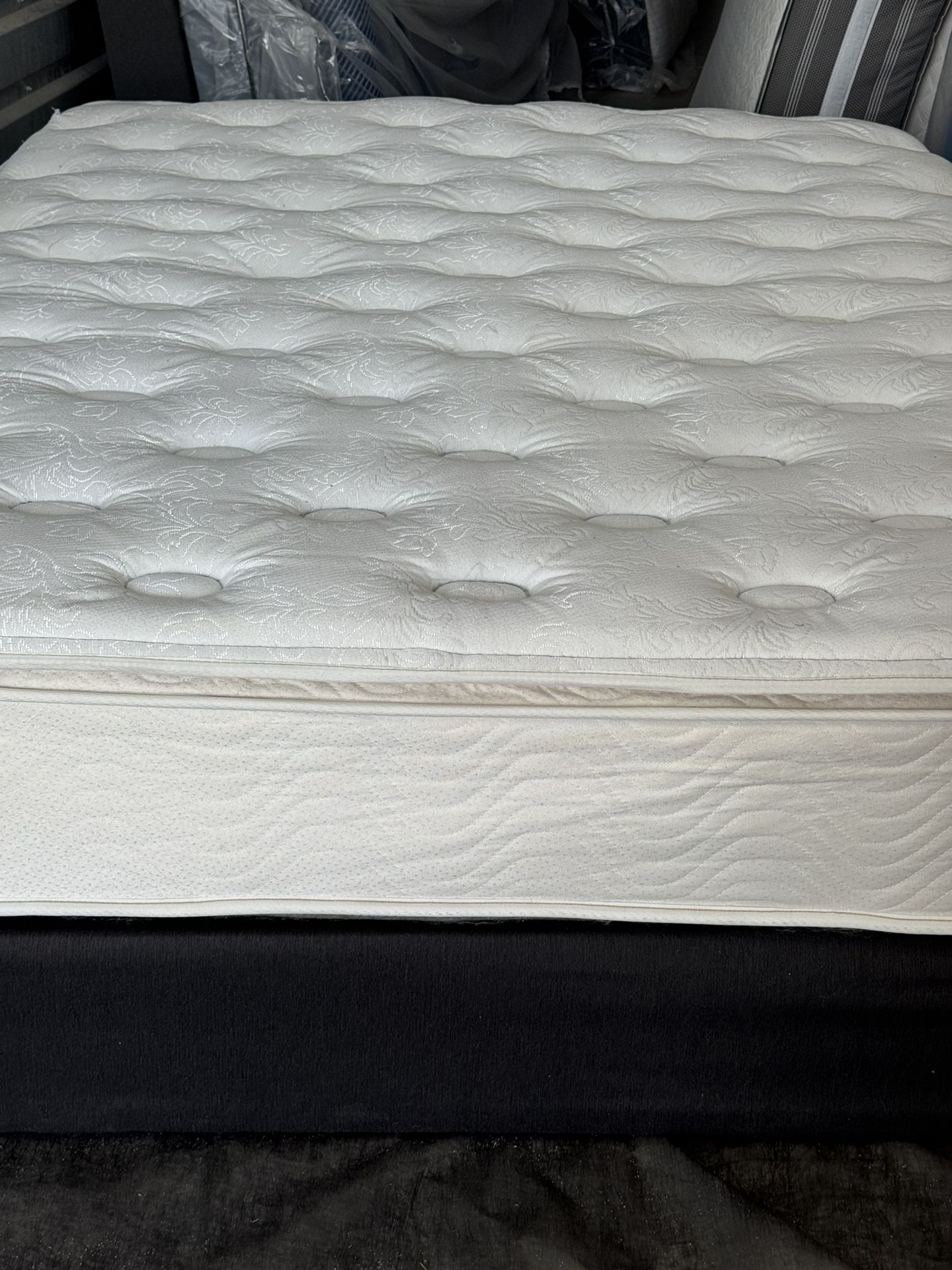 USED QUEEN SIZE BEAUTYREST PILLOWTOP MATTRESS WITH BOX SPRINGS DELIVERY 🚚 AVAILABLE