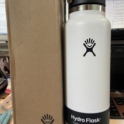 🌟 Hydro Flask 40oz Wide Mouth – White 🌟