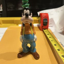 Vintage DISNEY Japan Ceramic ornament  6"  GOOFY Figure Figurine