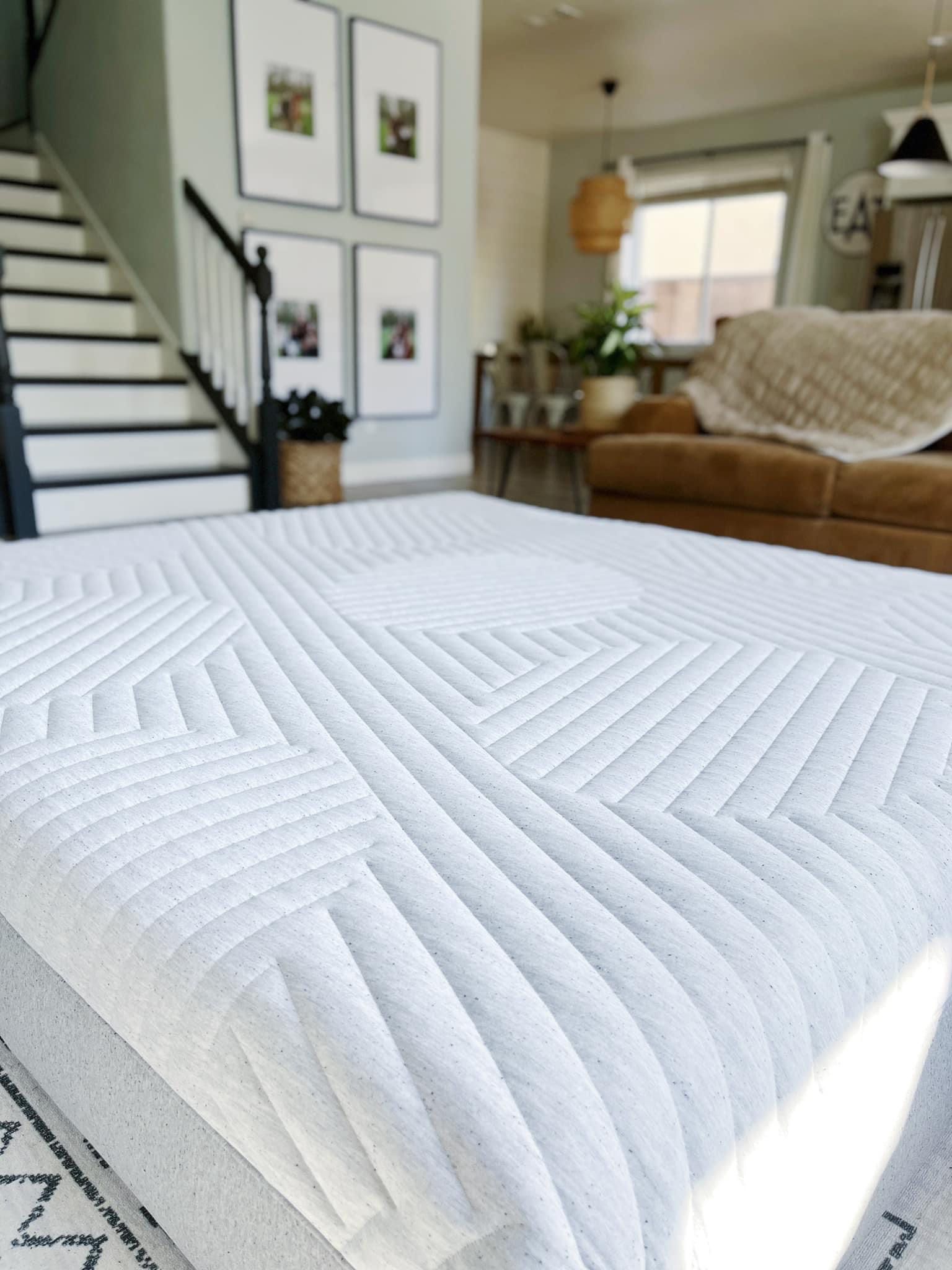Casper Wave Hybrid King mattress