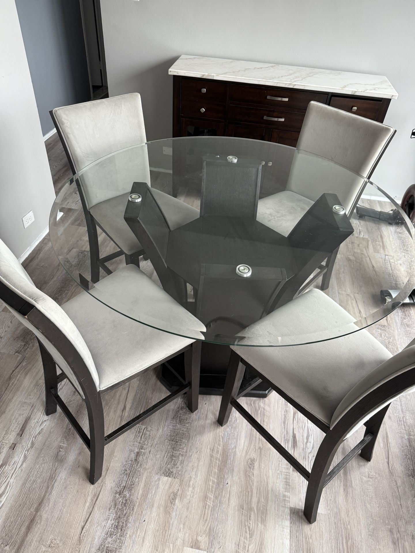 Round Glass Dining Room Table +4 Grey Chairs Bobs