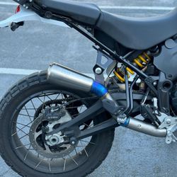 Unit Garage Exhaust Ducati Desert X