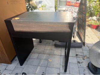 FREE DESK!! FREE!
