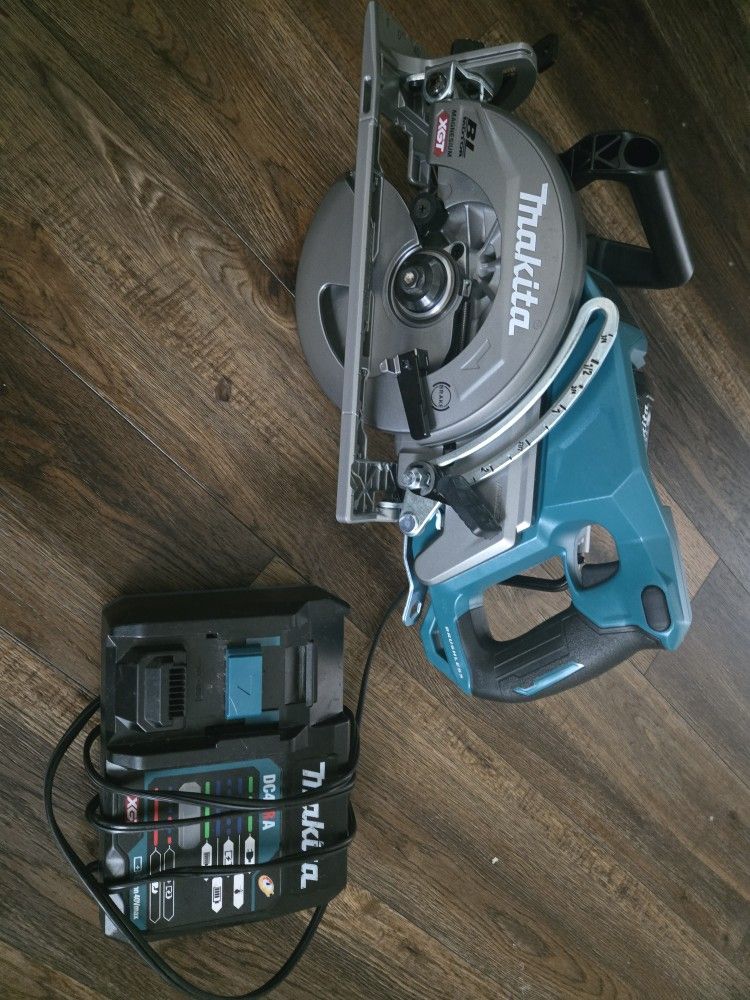 Makita Saw Xgt