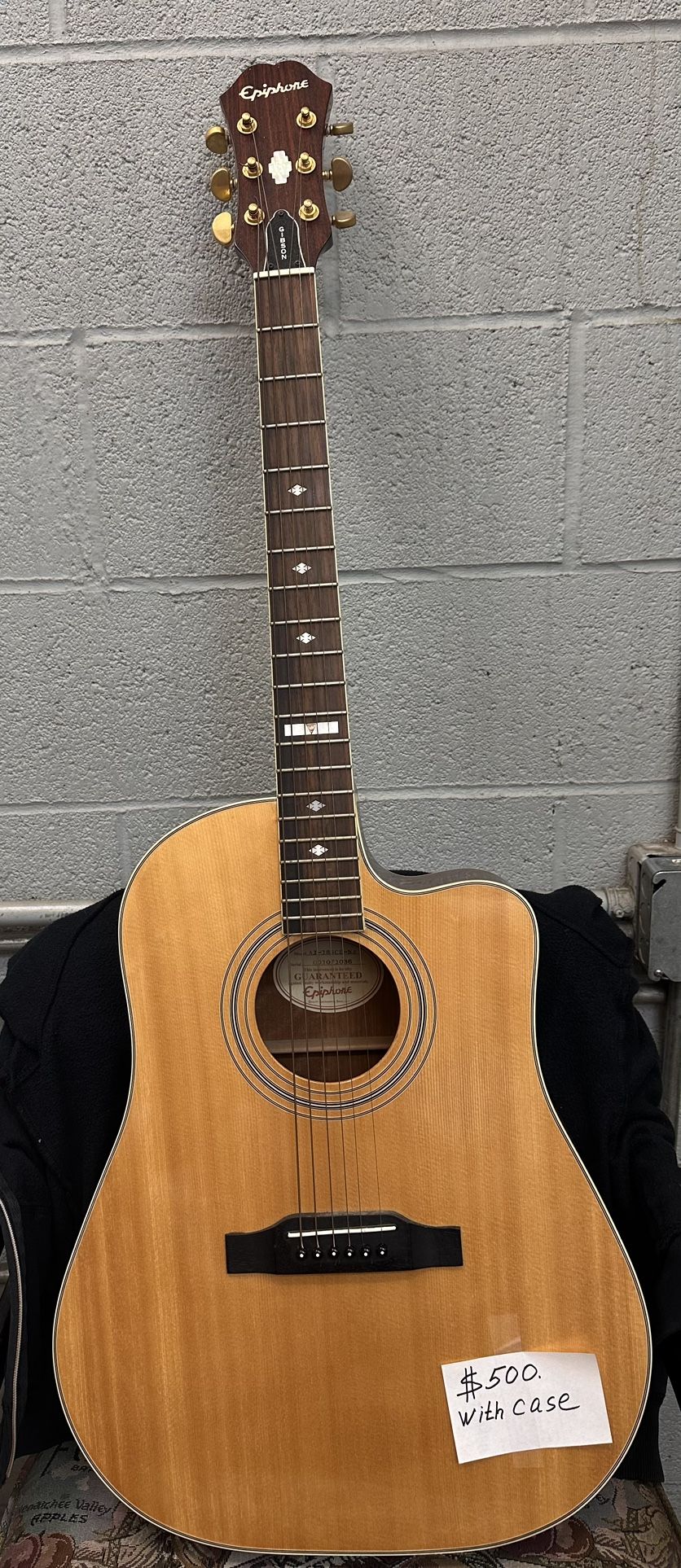 Guitars And More ๐ธ