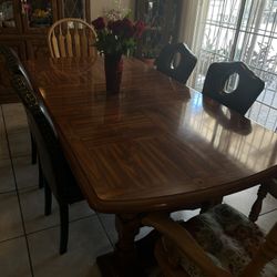 Dinning Table 