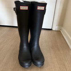 Hunter Tall Rain Boots. New!! 