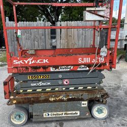 19’ Scissor Lift - SKYJACK SJIII3219