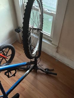 Selling bike, tire need to be just fixed