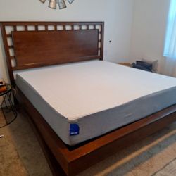 Brand New King Size Nectar Memory Foam Mattress With Platform Bed Frame