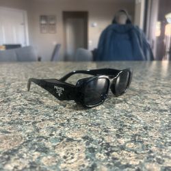 black prada sunglasses
