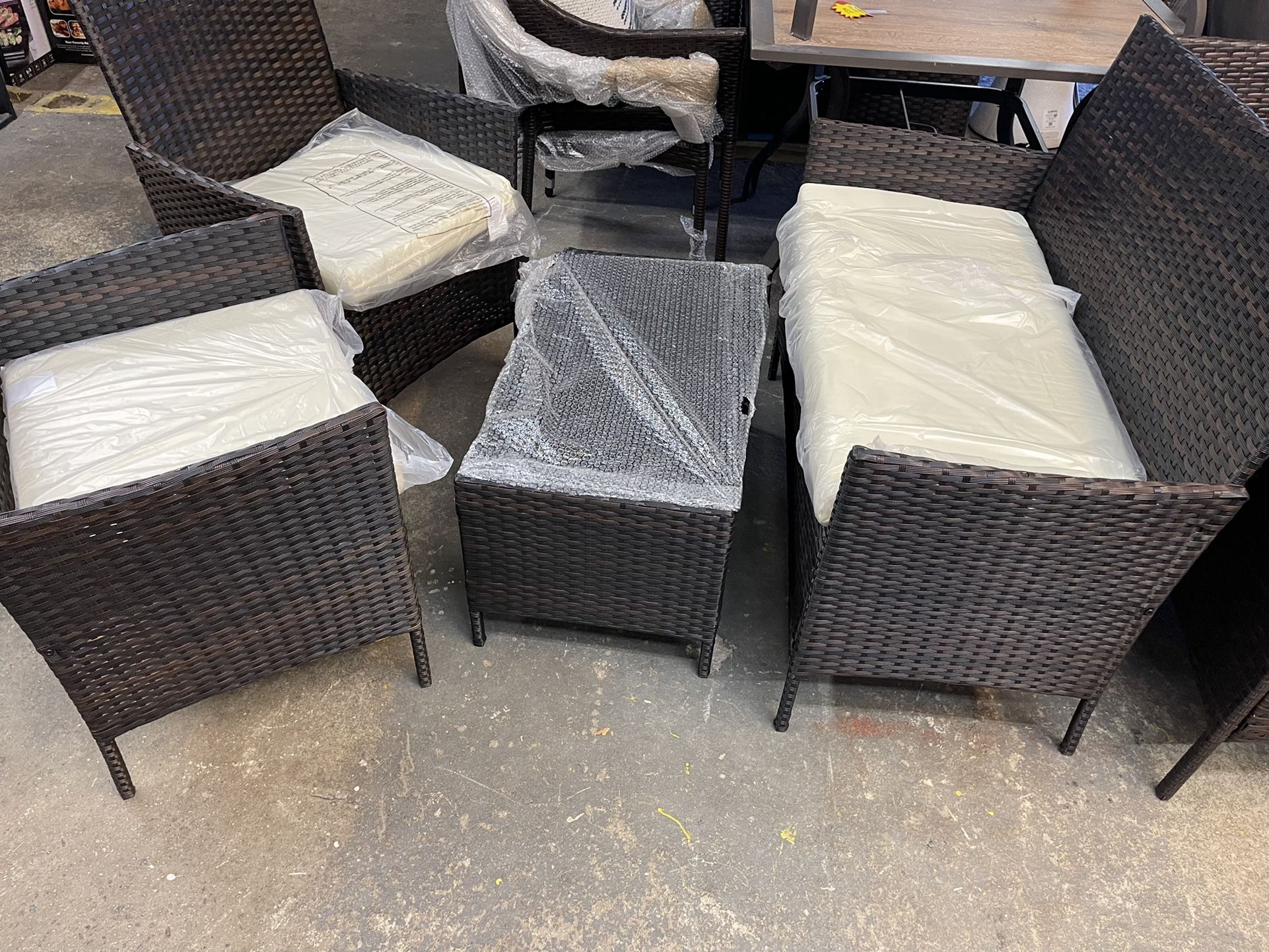 Outdoor 4 Pc Patio Furniture Set New Assembled