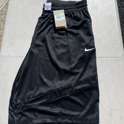 New Men’s Nike Gym Shorts Size XL