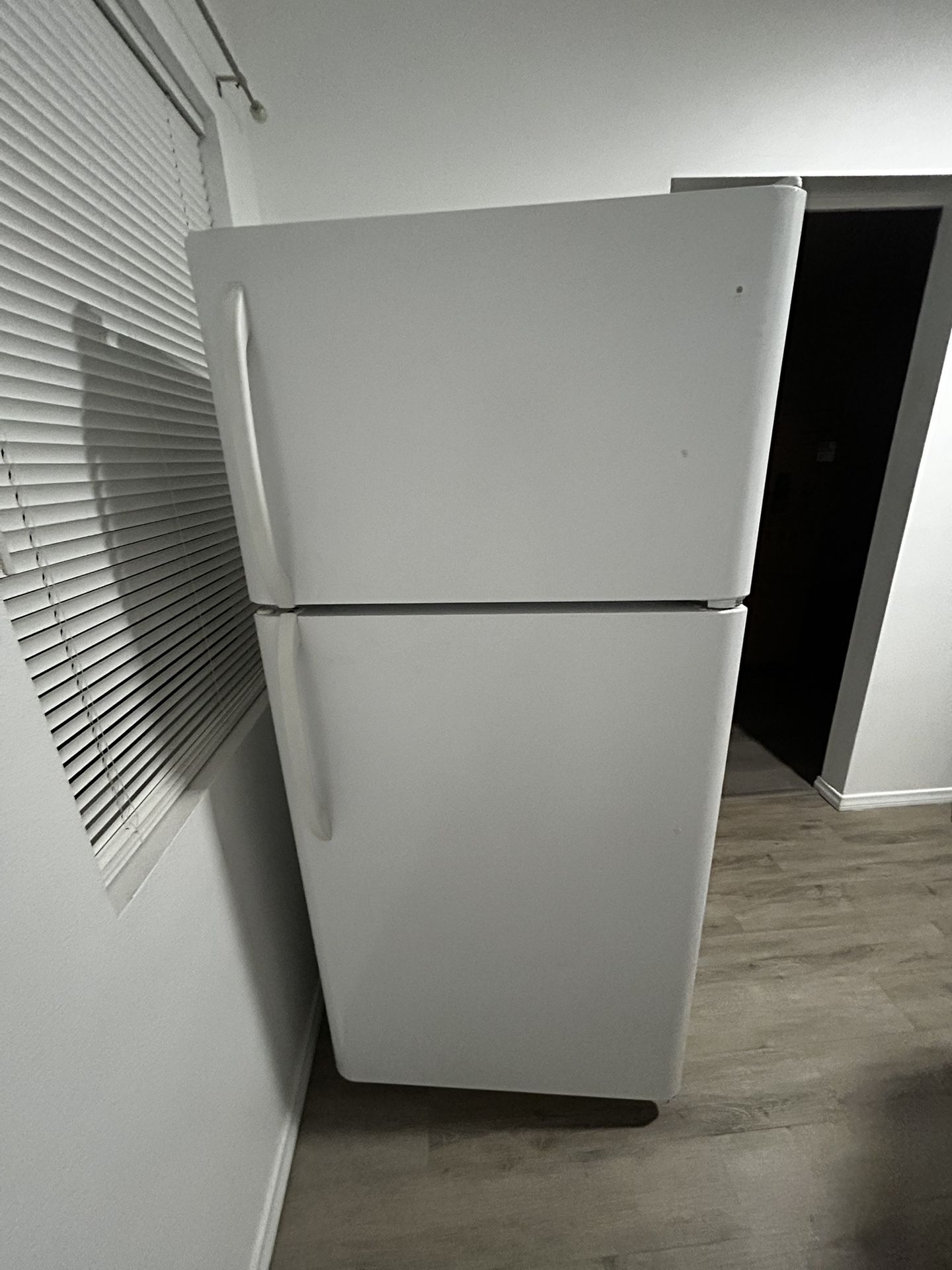 Refrigerator Works Good Cheap Price
