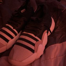 adidas Trae young 2.0 Mens 10  and a half
