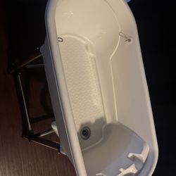 Standing Dog Bath Tub 