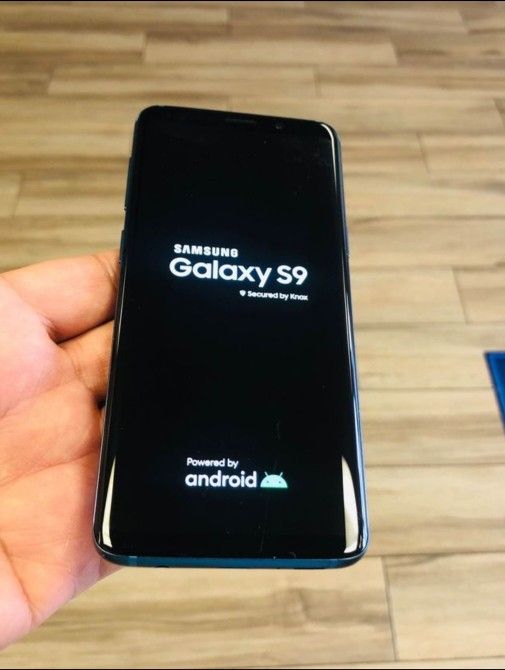 Samsung Galaxy S9, Factory Unlocked, Excellent Condition. Like New