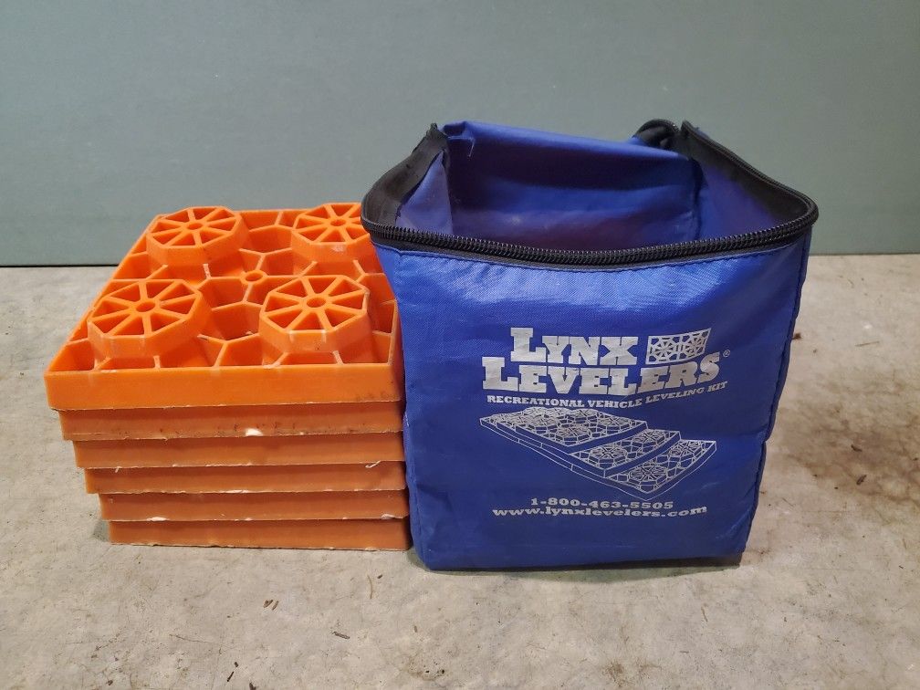 Lynx Vehicle Levelers