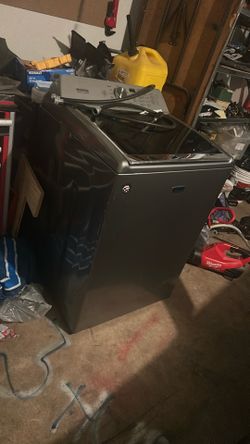 MAYTAG washer $25. Pick Up Only
