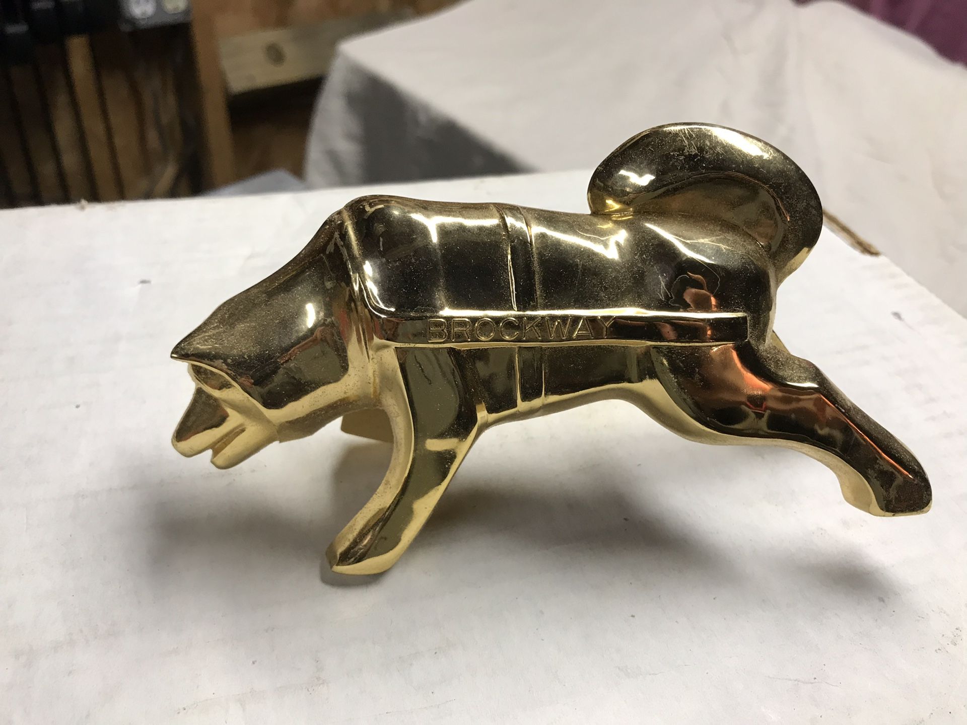 Goldtone Brockway Trucks Husky Dog Mack Hood Ornament Medallion Emblem RARE