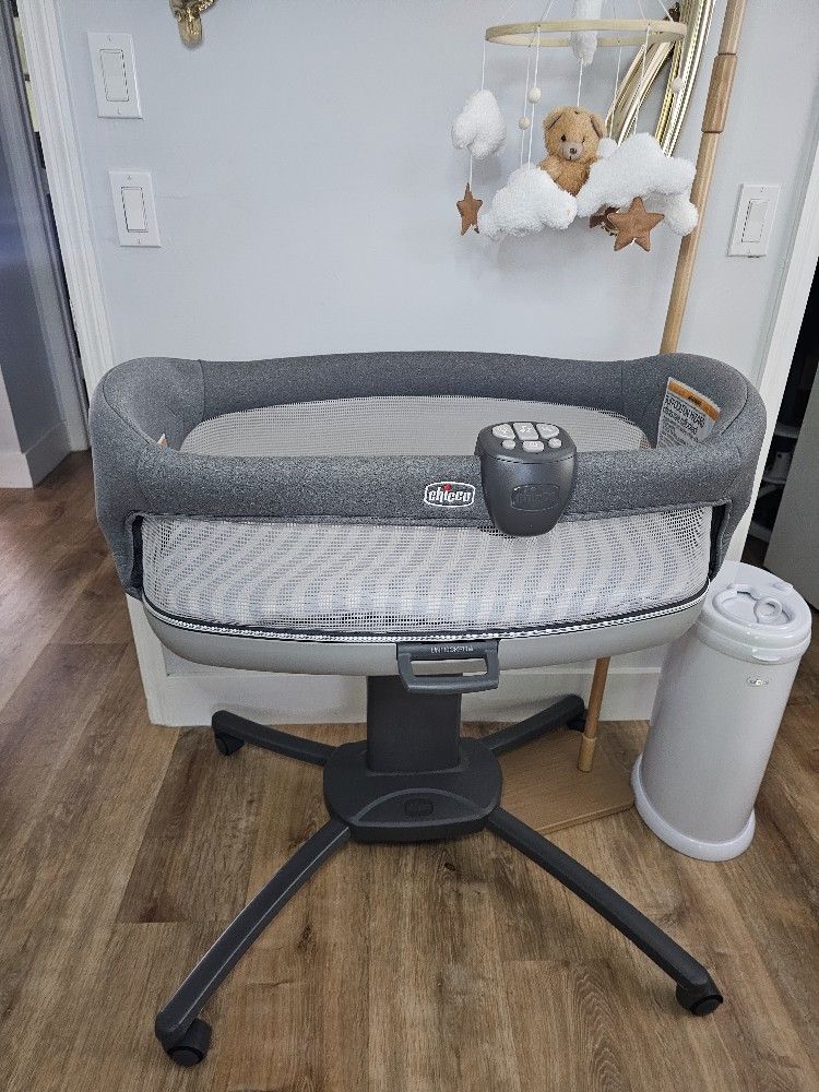 Chicco Portable 3-in-1 Bassinet 