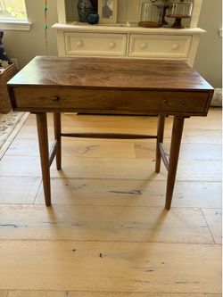 Entry/Accent Table