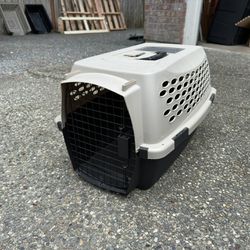 Pet Carrier. Small/Medium Size. Great condition.